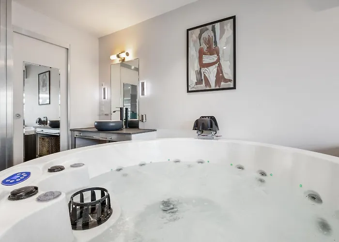 Jacuzzi Naturist Wifi Port Nature 1 * Агд